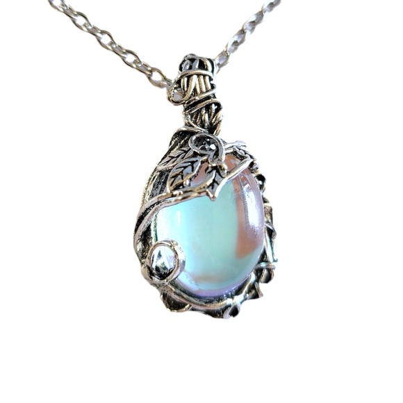 Antiqued Silver Tone Free Form Oval Cabochon Iridescent Crystal Pendant 18" - Picture 1 of 4